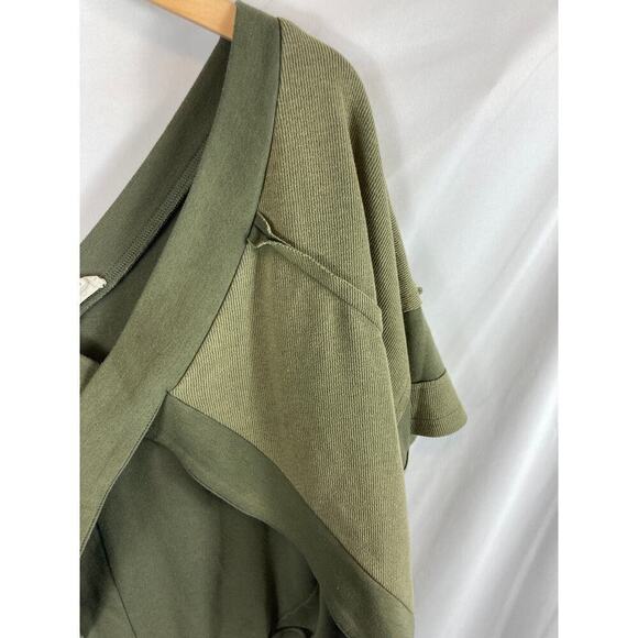 POL Criss Cross Reversible Sweater Green Size Medium - Picture 6 of 8
